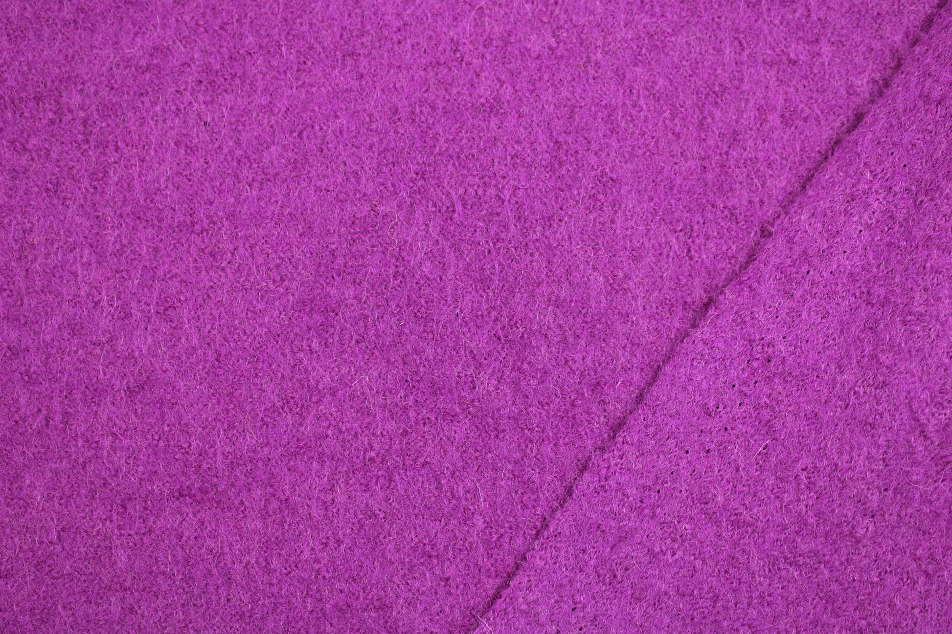 Wollwalk Naomi HW23/24 violett mit Innenseite